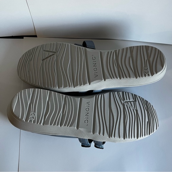 Vionic Magnolia Cala Blue Mary Jane Slip On NWOT 8.5 - Picture 7 of 9